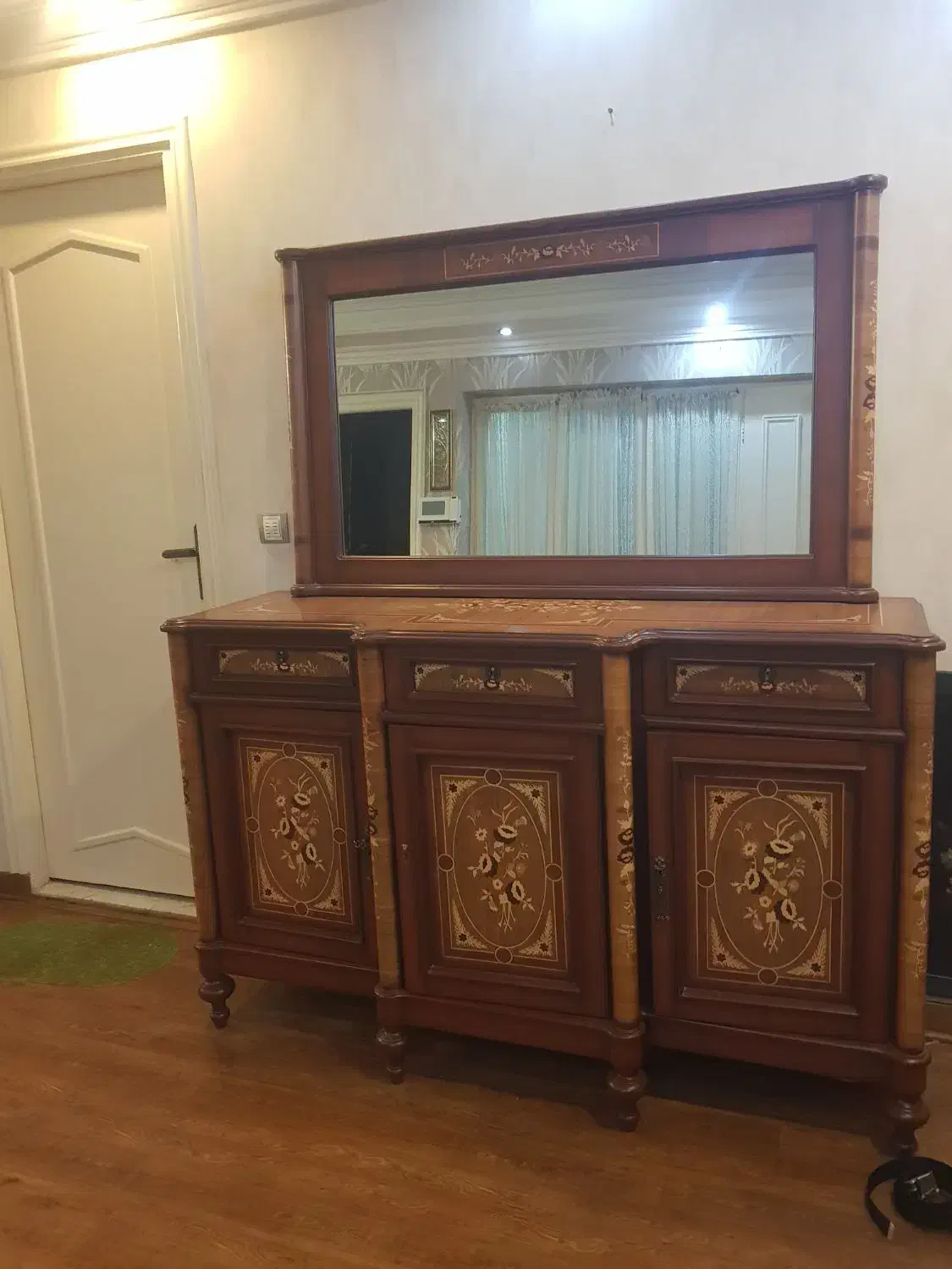 آینه و کنسول بدون خط و خش در حد نو|بوفه، ویترین، کنسول|گرگان, |دیوار