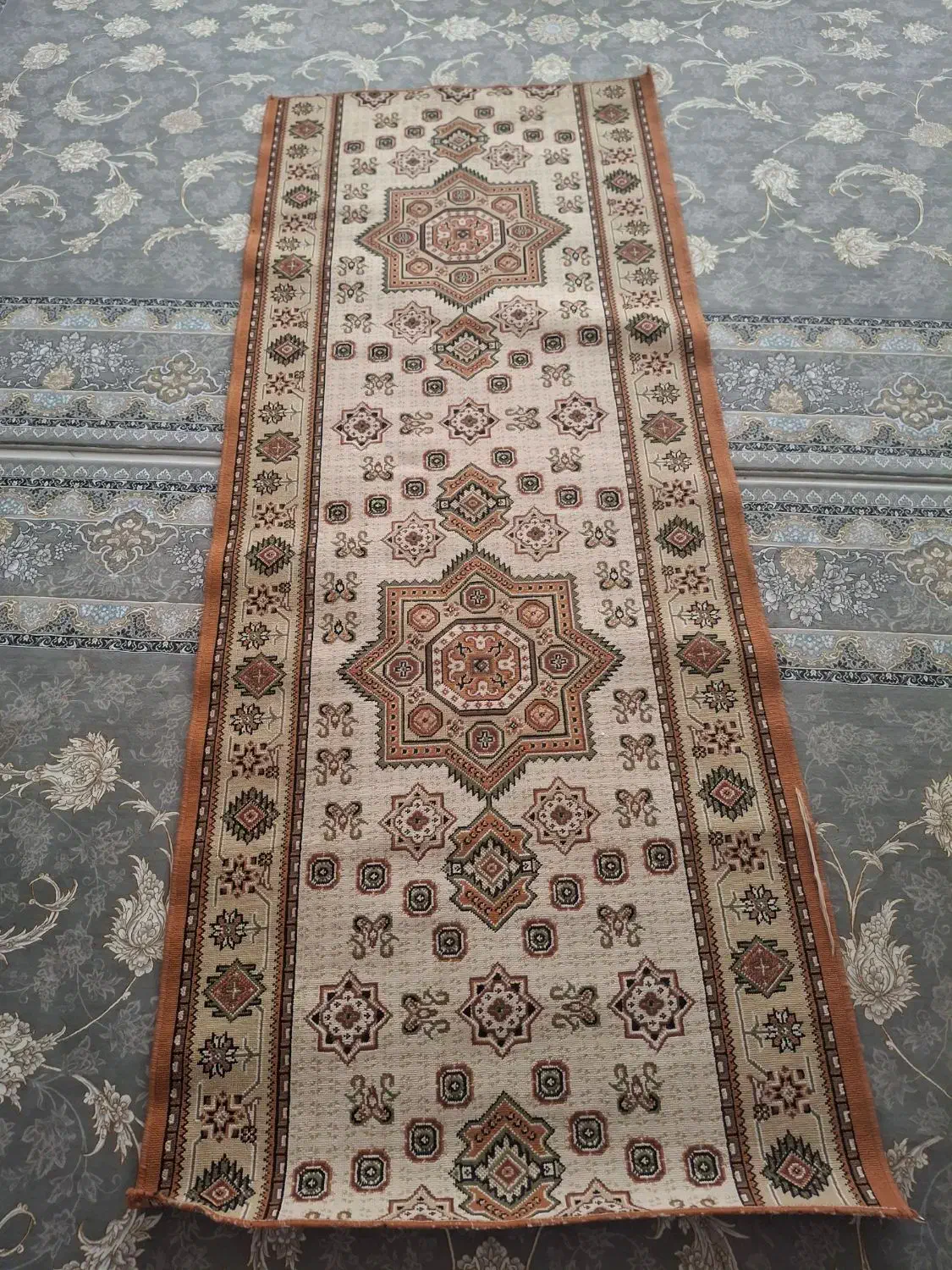 خانه و اشپزخانه|فرش|نیشابور, بزرگمهر|دیوار