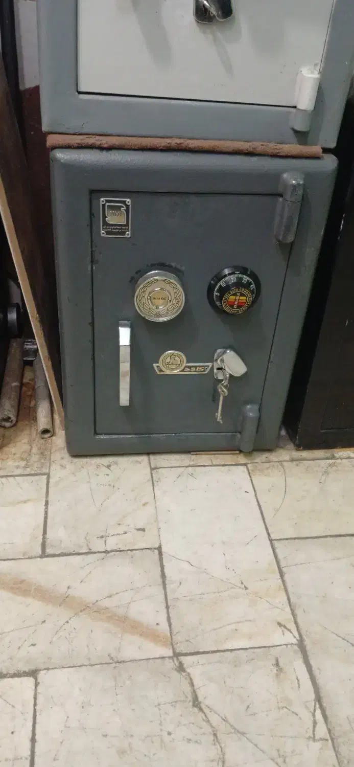 گاوصندوق ۲۵۰کیلویی رمزتایوانی اصل درحد نو|ابزارآلات|تهران, آهنگ|دیوار