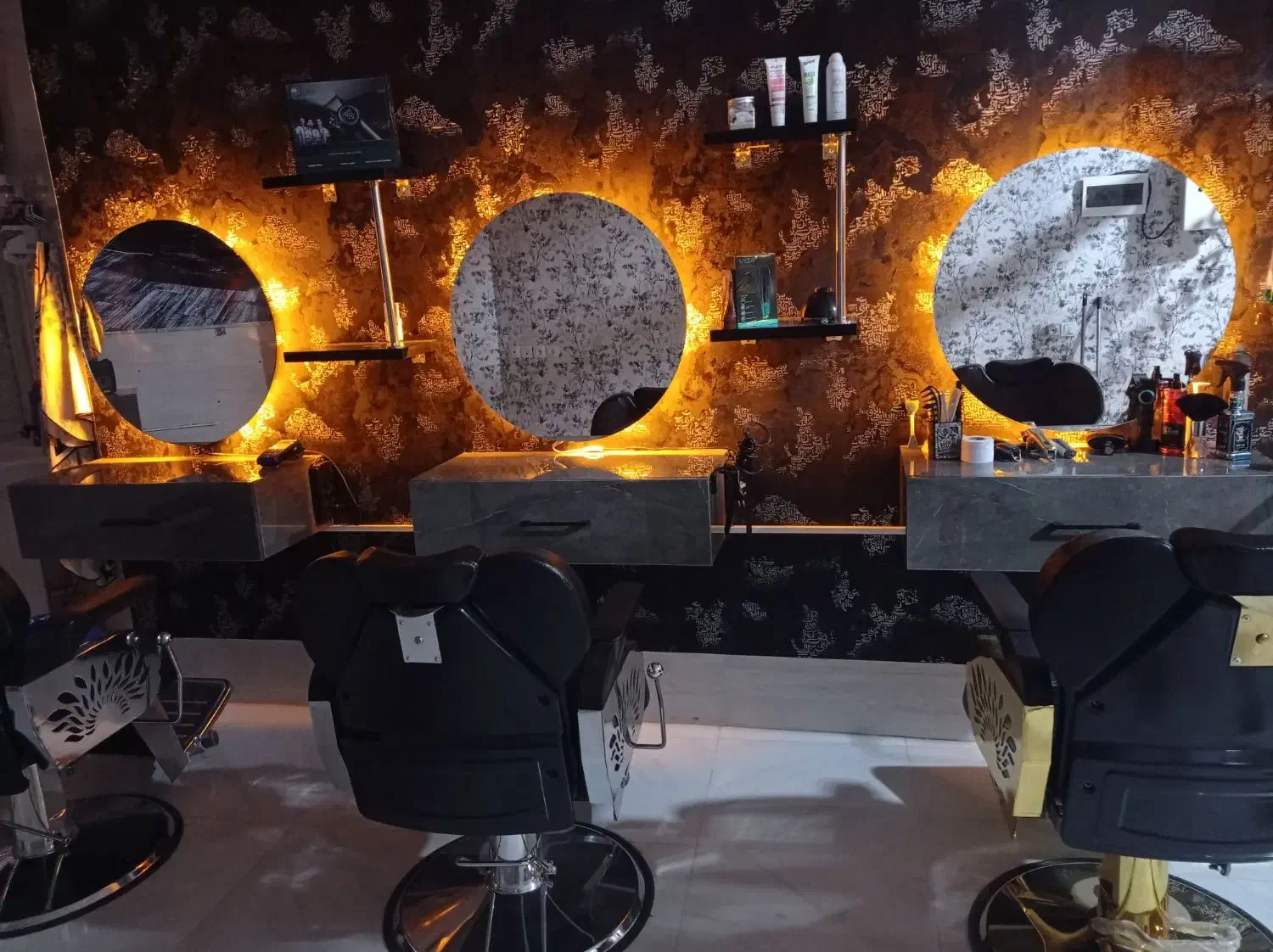 صندلی ارایشگاه مردانه|خدمات آرایشگری و زیبایی|فیروزآباد (فارس), |دیوار