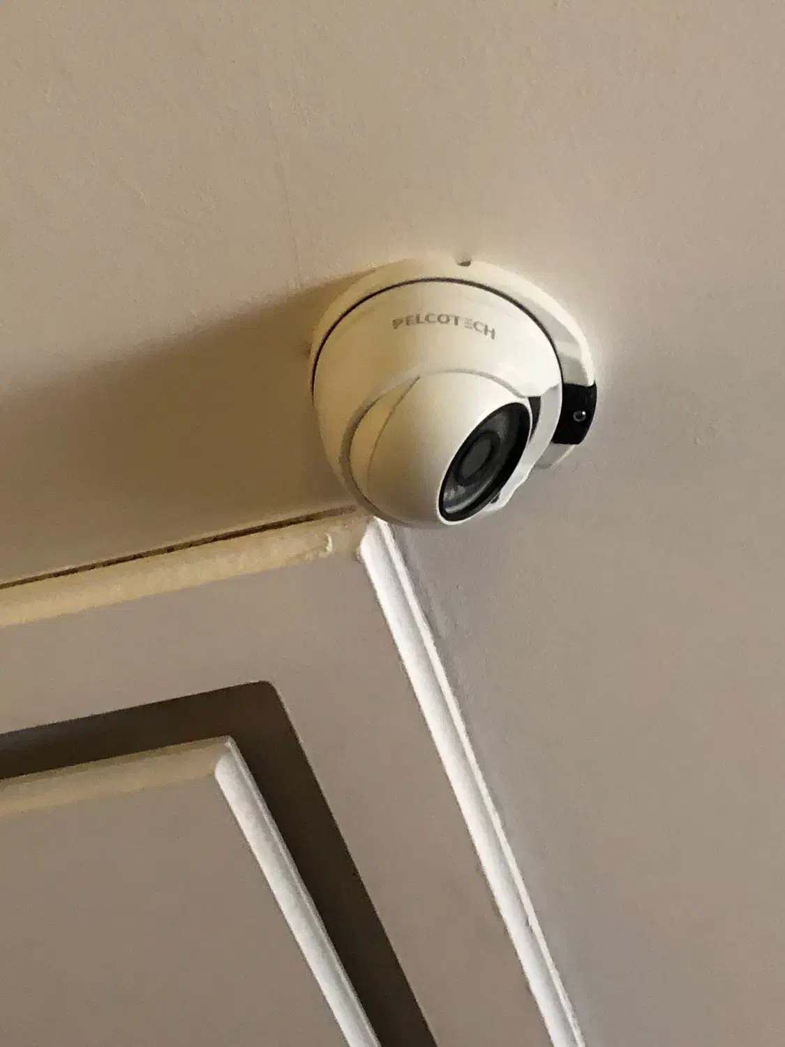 ۴ عدد دوربین مداربسته به همراه مانیتور و DVR|دوربین مداربسته|تهران, امام زاده قاسم (نیاوران)|دیوار