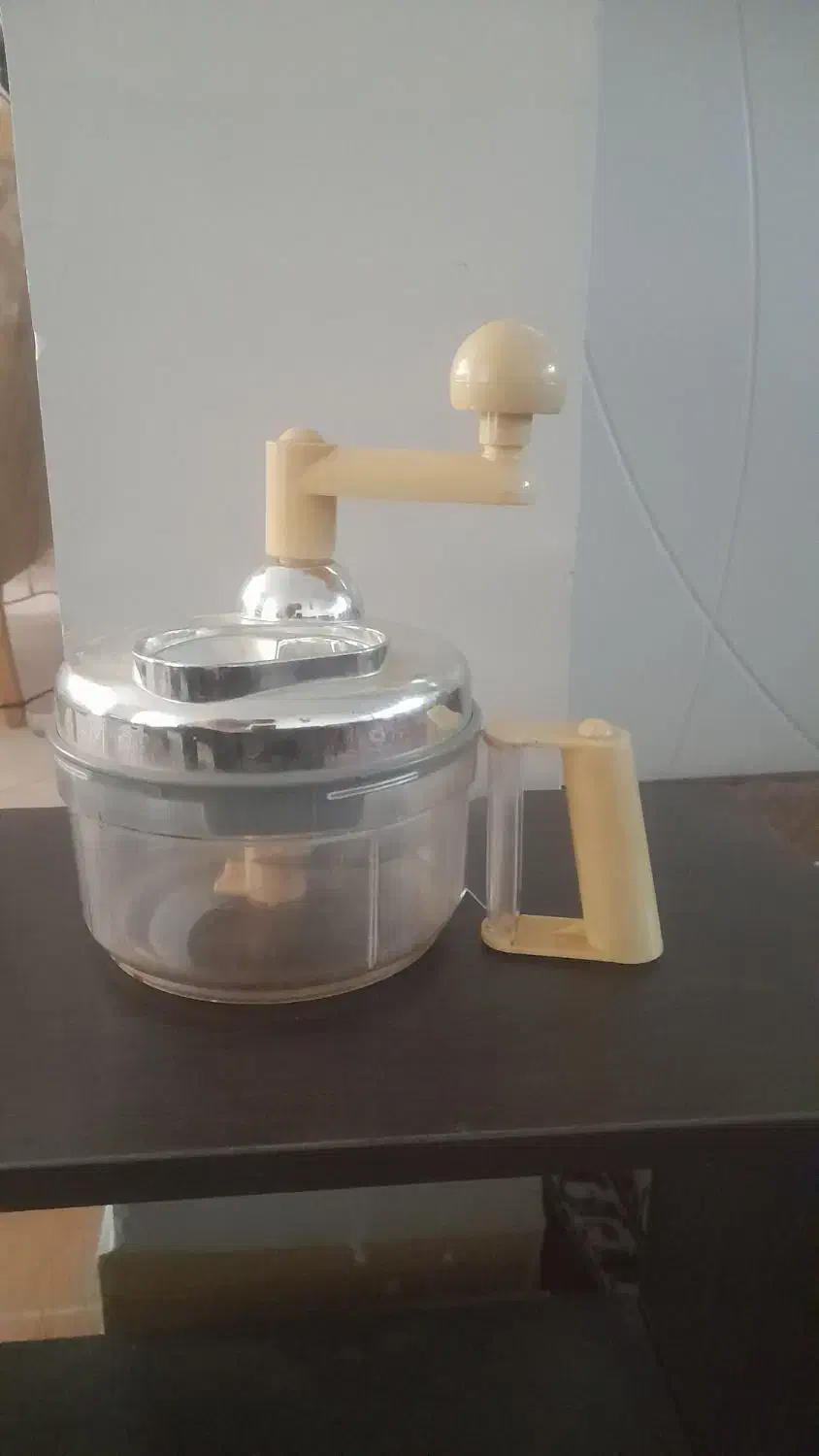 سبزی خرد کن|خردکن، آسیاب، غذاساز|اصفهان, قلعه طبره|دیوار