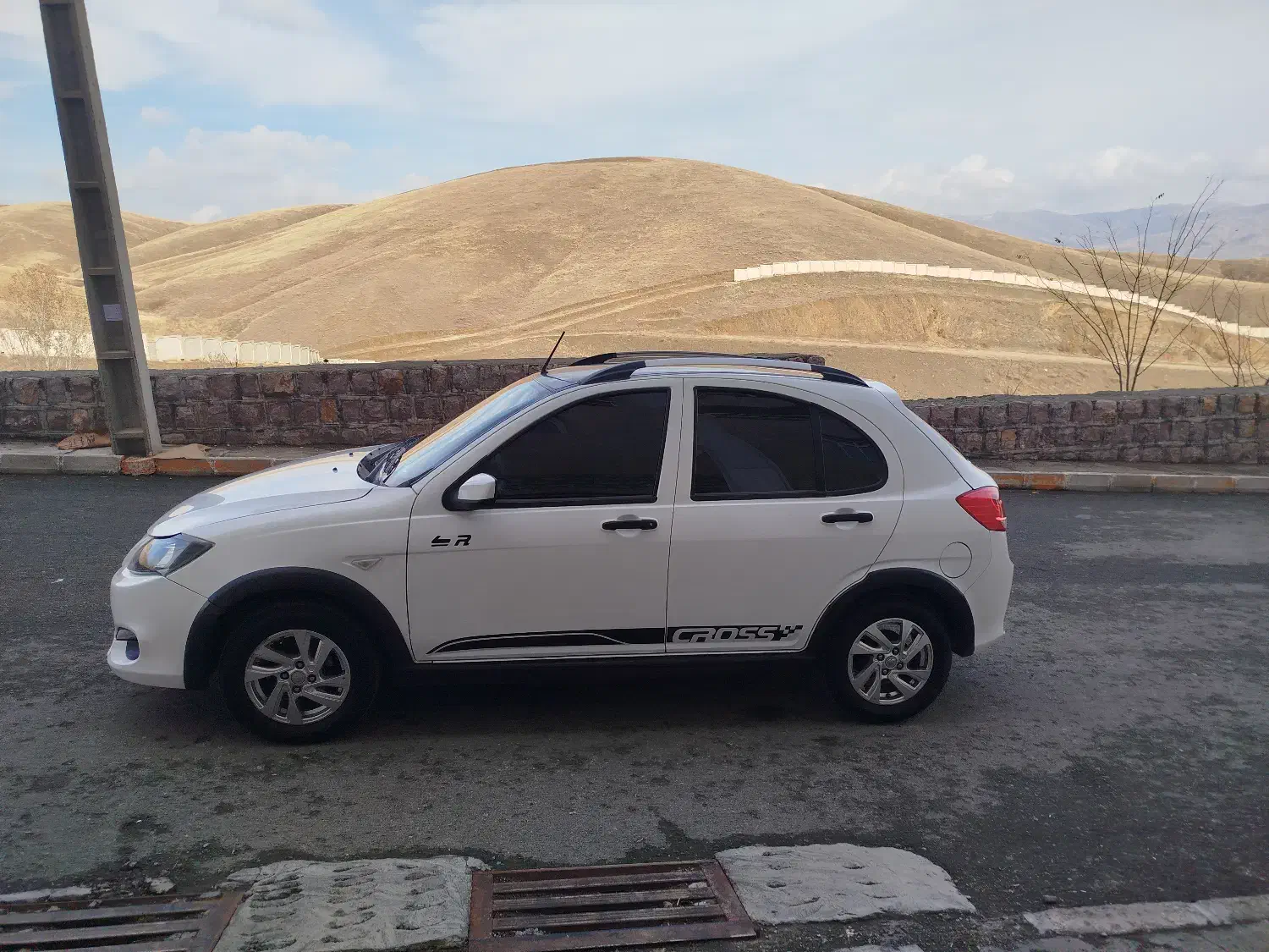 کوئیک R سفید ، سقف مشکی ، مدل 99|خودرو سواری و وانت|سنندج, |دیوار