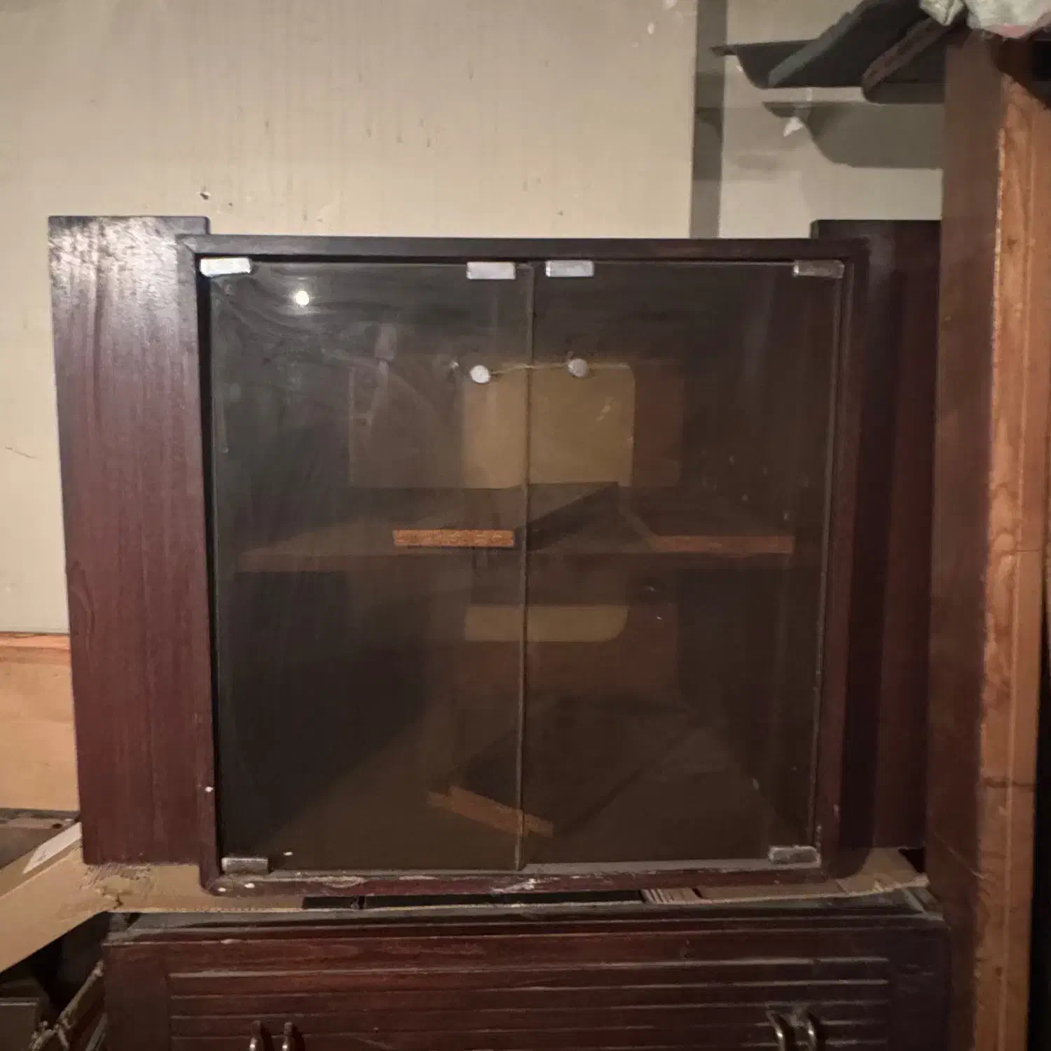 میز‌ چوبی تلوزیون انتیک|میز تلویزیون|تهران, ونک|دیوار