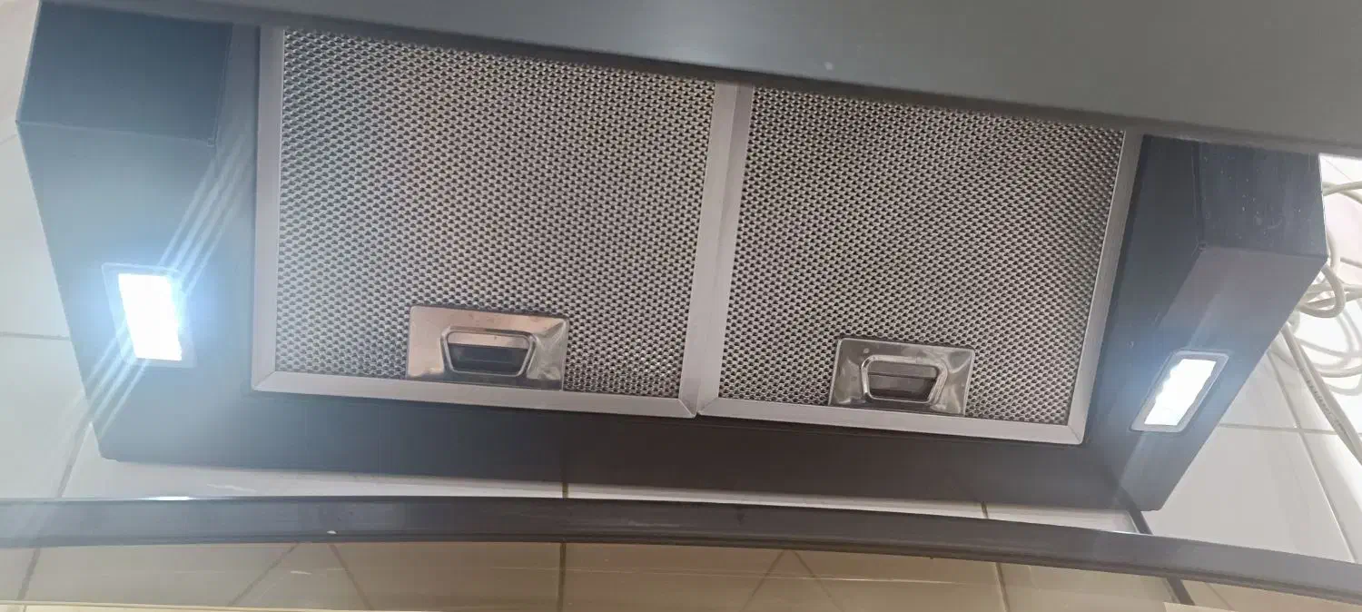 هود البرز|هود|رباط‌کریم, رباط‌کریم|دیوار