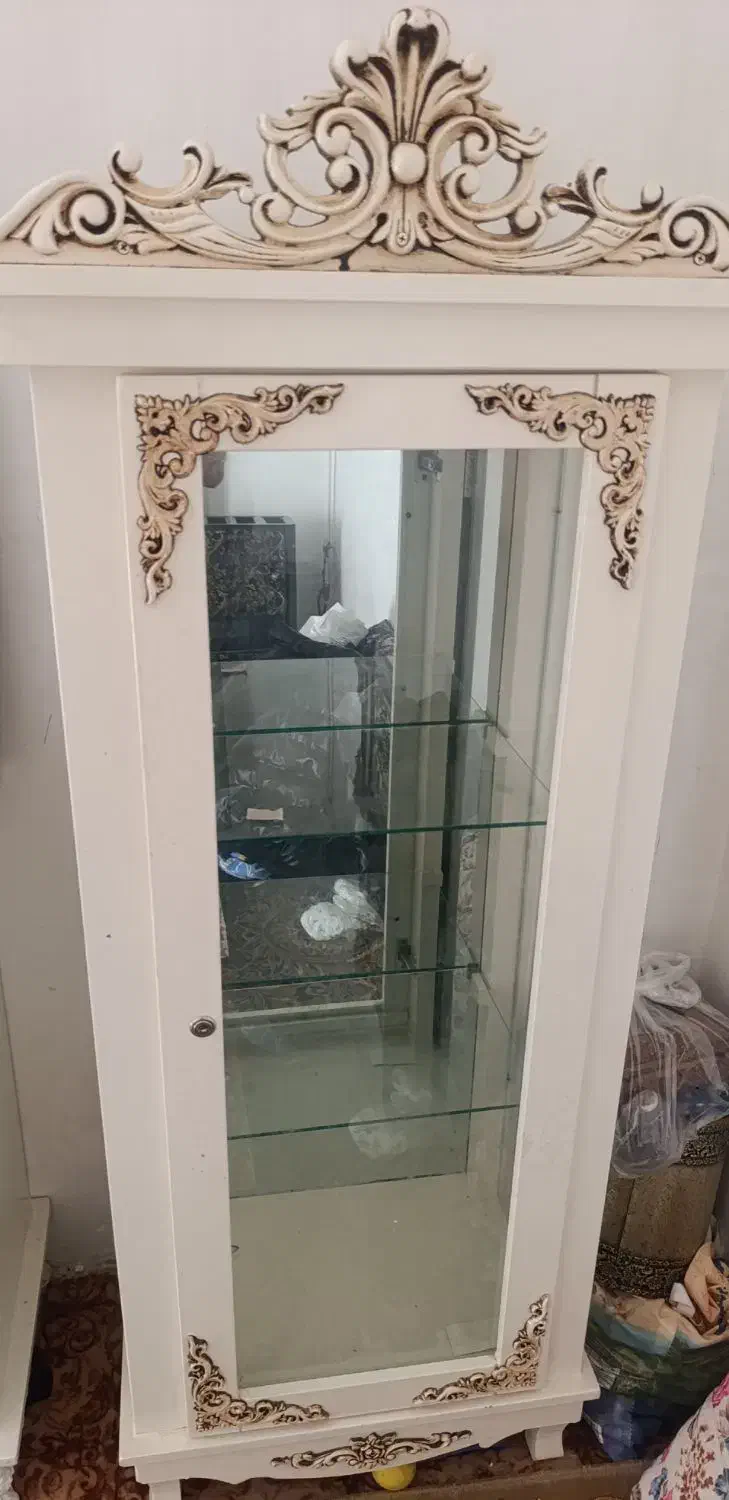 ویترین تمیز در حد نو بدون زدگی|بوفه، ویترین، کنسول|الیگودرز, |دیوار