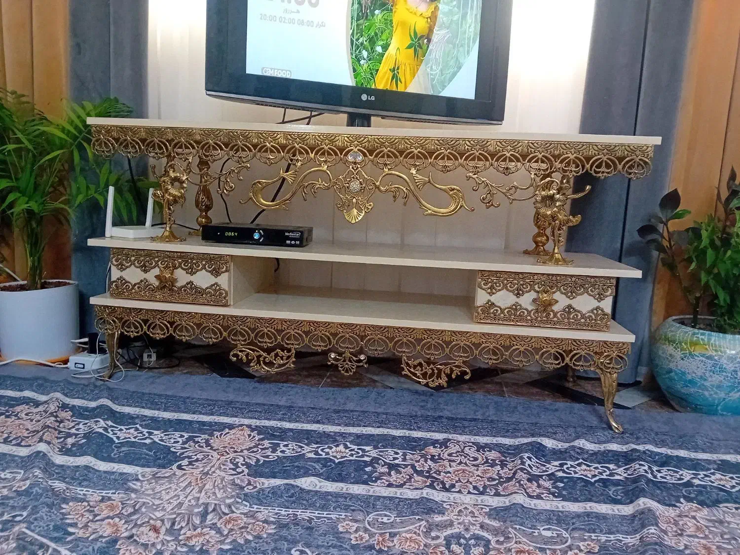 میزتلوزیون برنزه|میز تلویزیون|طارم (زنجان), |دیوار