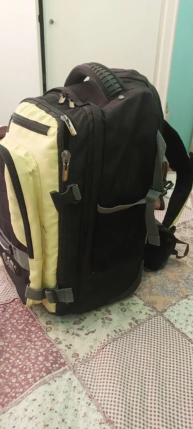 کوله کاتر پیلار|کیف، کفش، کمربند|مشهد, هفت تیر (نه دره)|دیوار