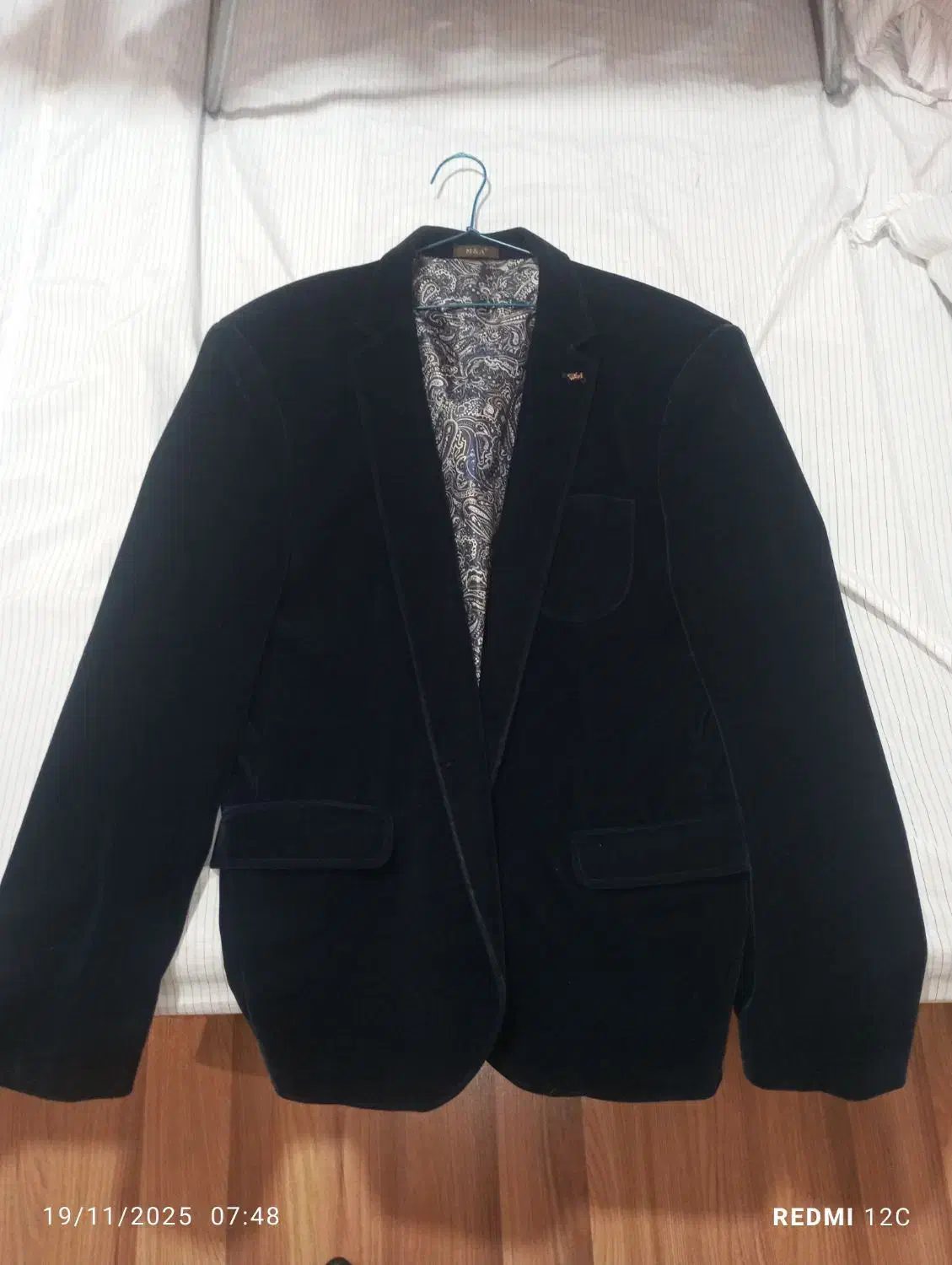 کت تک|لباس|رودهن, |دیوار