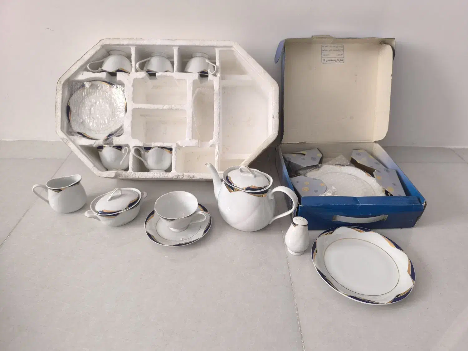 کلی ظروف اکبندوشیک وخیلی مناسب|ظروف سرو و پذیرایی|ارومیه, |دیوار