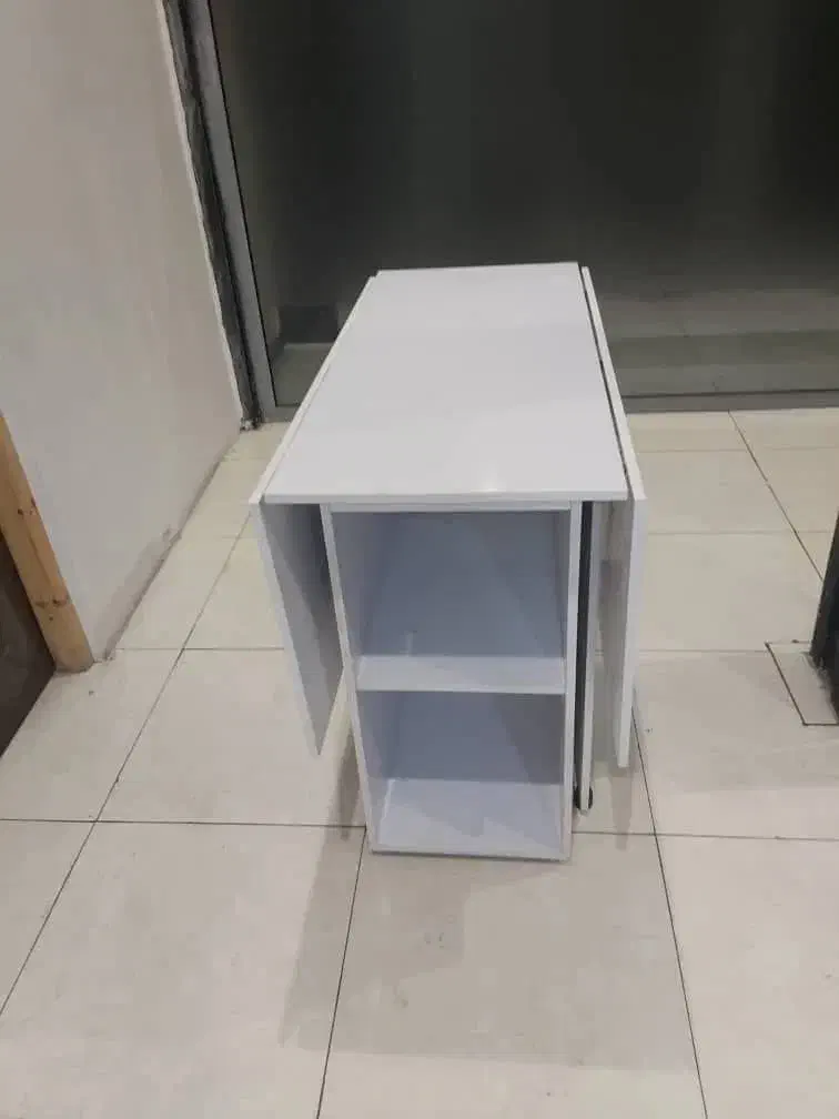 میز برش خیاطی تاشو و محکم مناسب مزون و کارگاه|لوازم خیاطی و بافتنی|مشهد, ده دی|دیوار