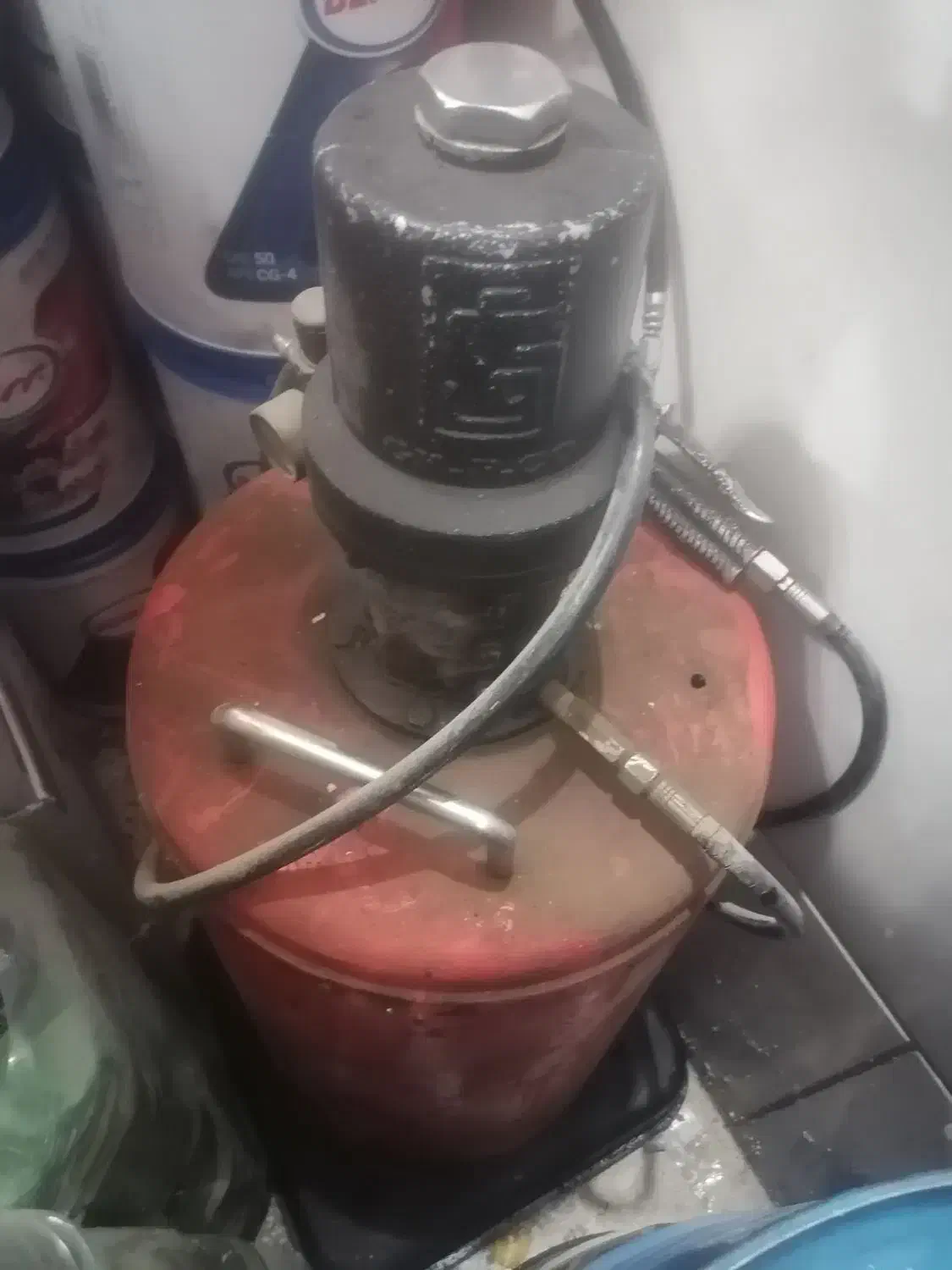 گریس پمپ برقی|فروشگاه و مغازه|تربتحیدریه, منظر|دیوار