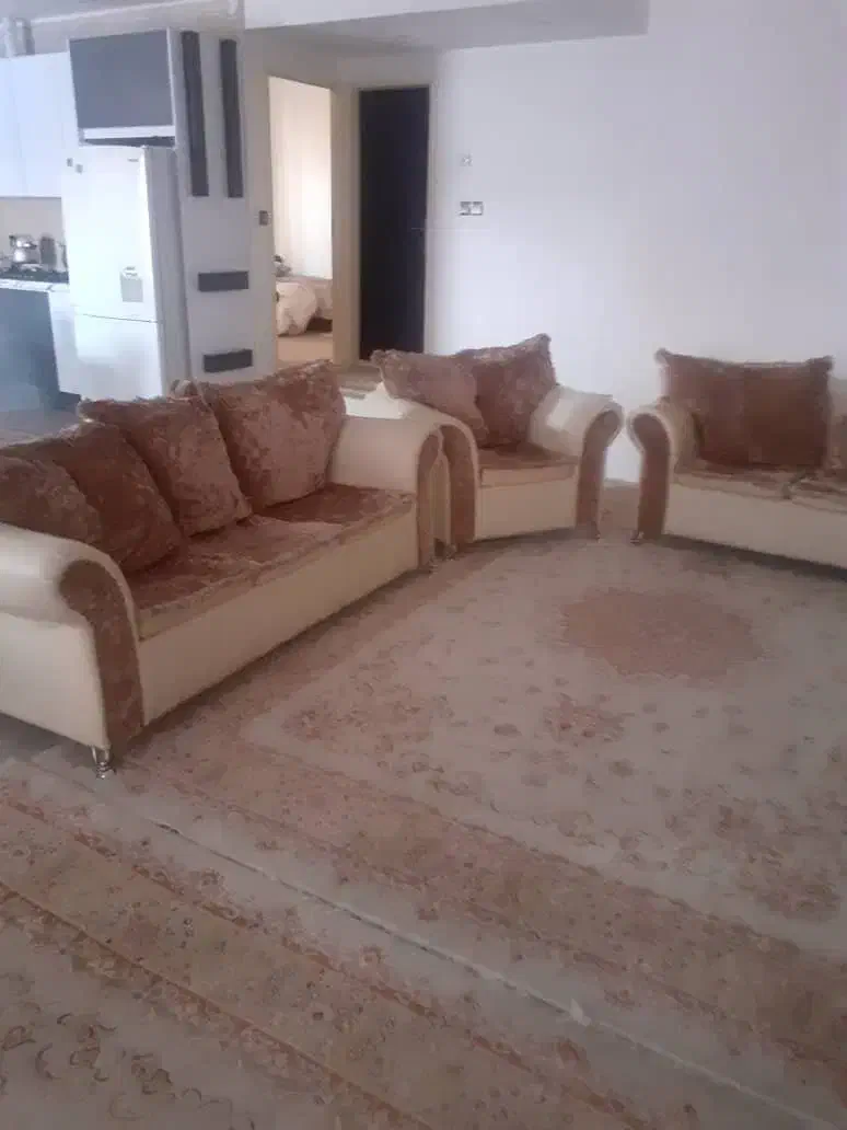 نیم ست چرم و‌پارچه|مبلمان خانگی و میز عسلی|کرج, شاهین‌ویلا|دیوار