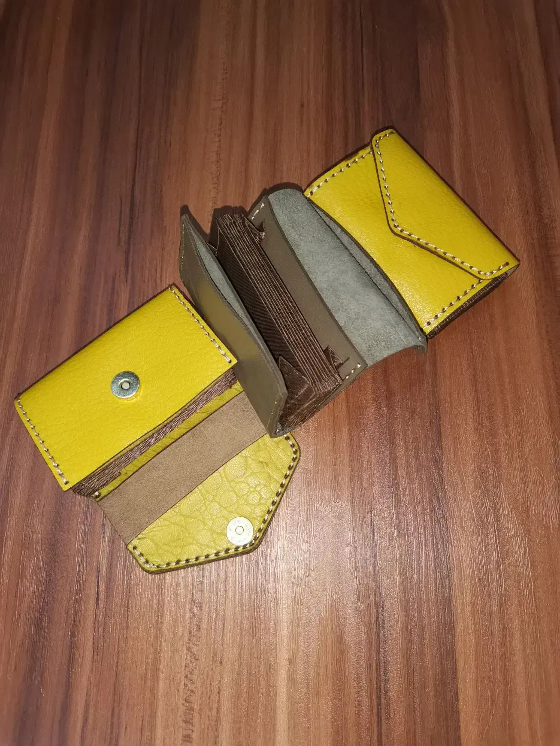 جاکارتی چرم طبیعی|کیف، کفش، کمربند|فردیس, ثابتی|دیوار