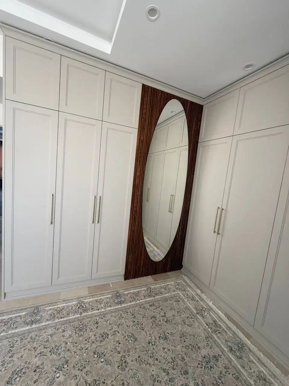 به یک کمک نصاب کابینت نیازمندیم|استخدام معماری، عمران و ساختمانی|تهران, تهرانپارس غربی|دیوار