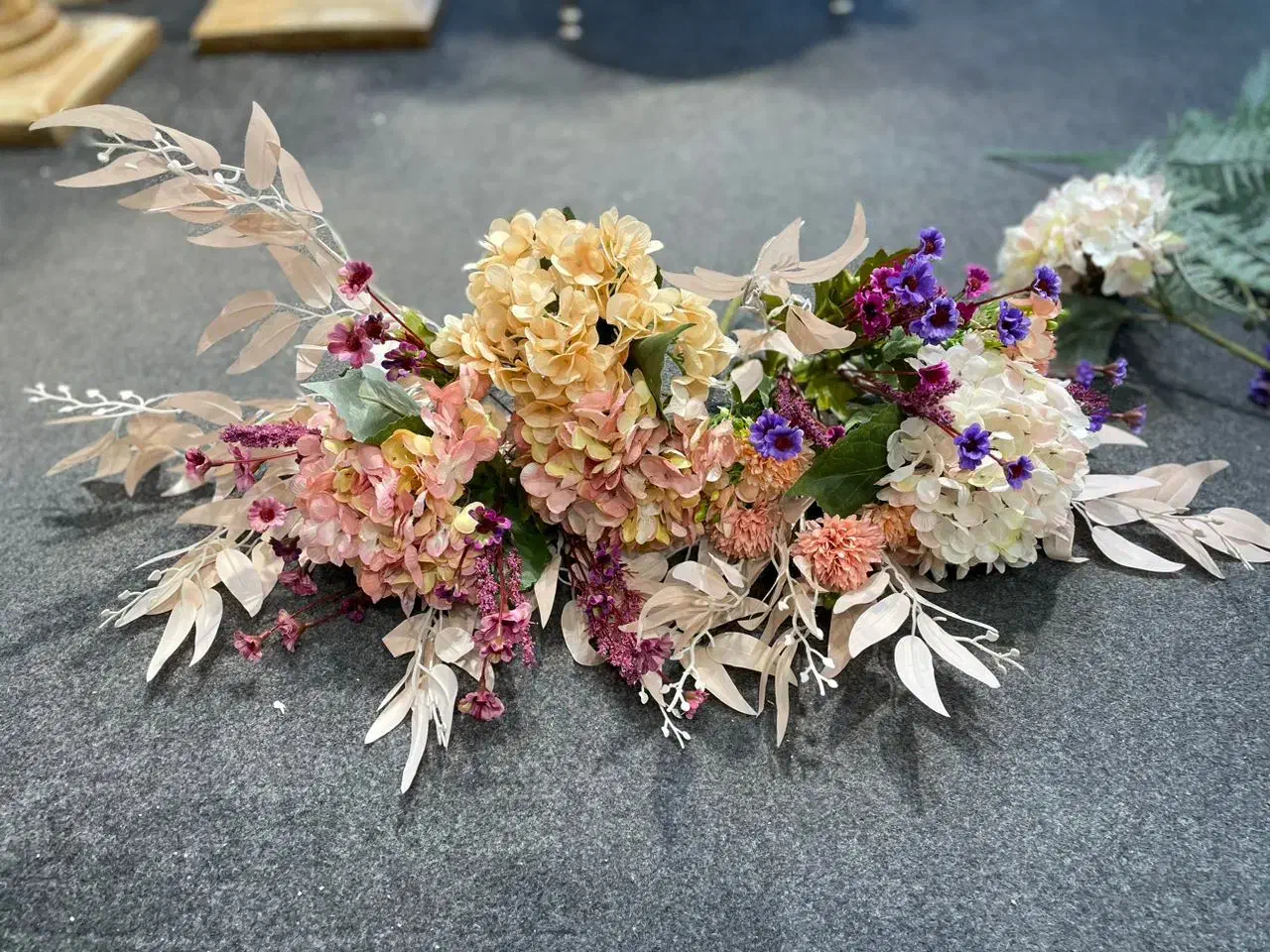 فروش انواع دیوار سبز و گل مصنوعی به قیمت تولیدی|گل مصنوعی|تهران, صادقیه|دیوار