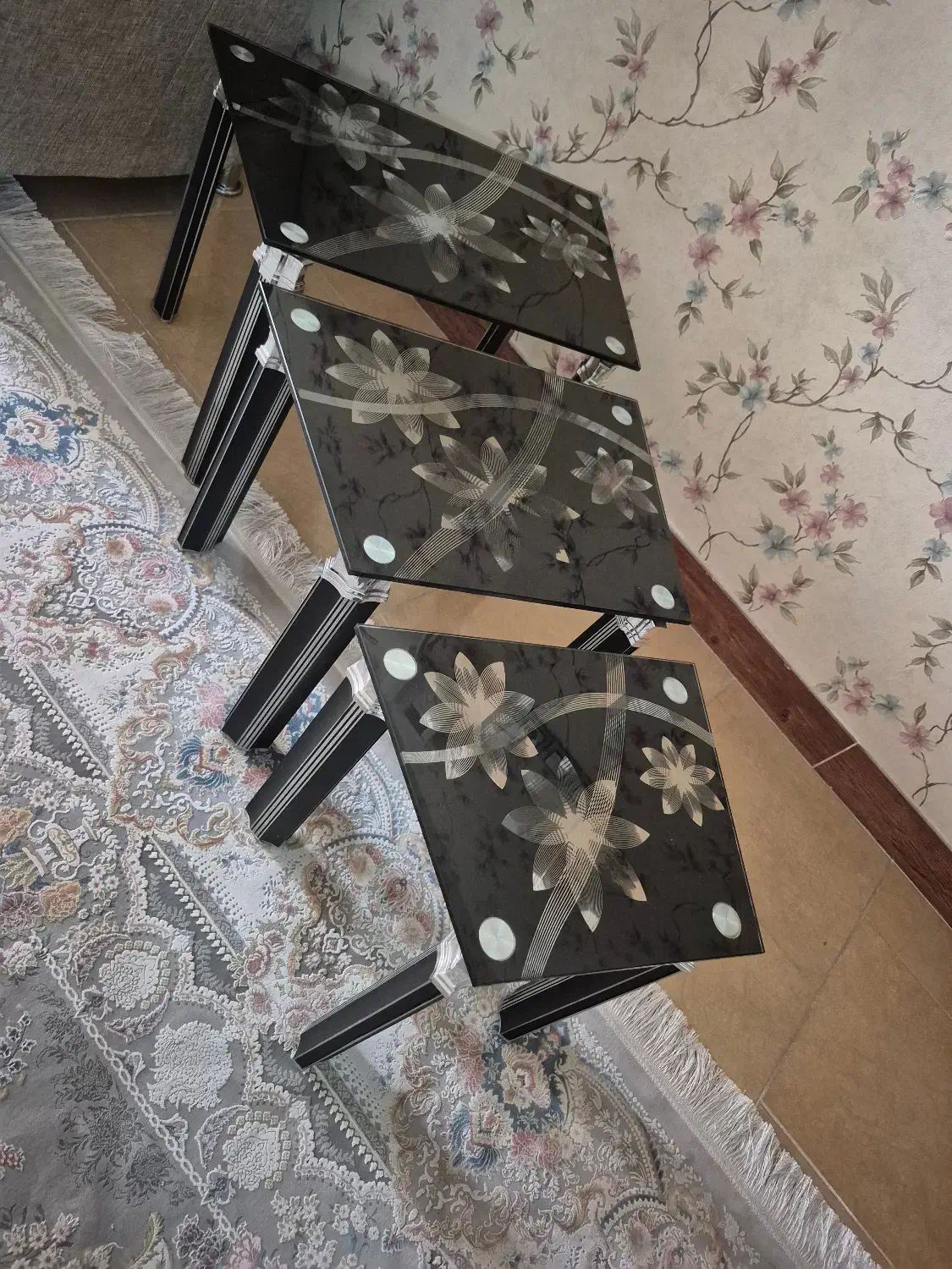 میز عسلی و جلو مبلی|مبلمان خانگی و میز عسلی|صومعه‌سرا, |دیوار