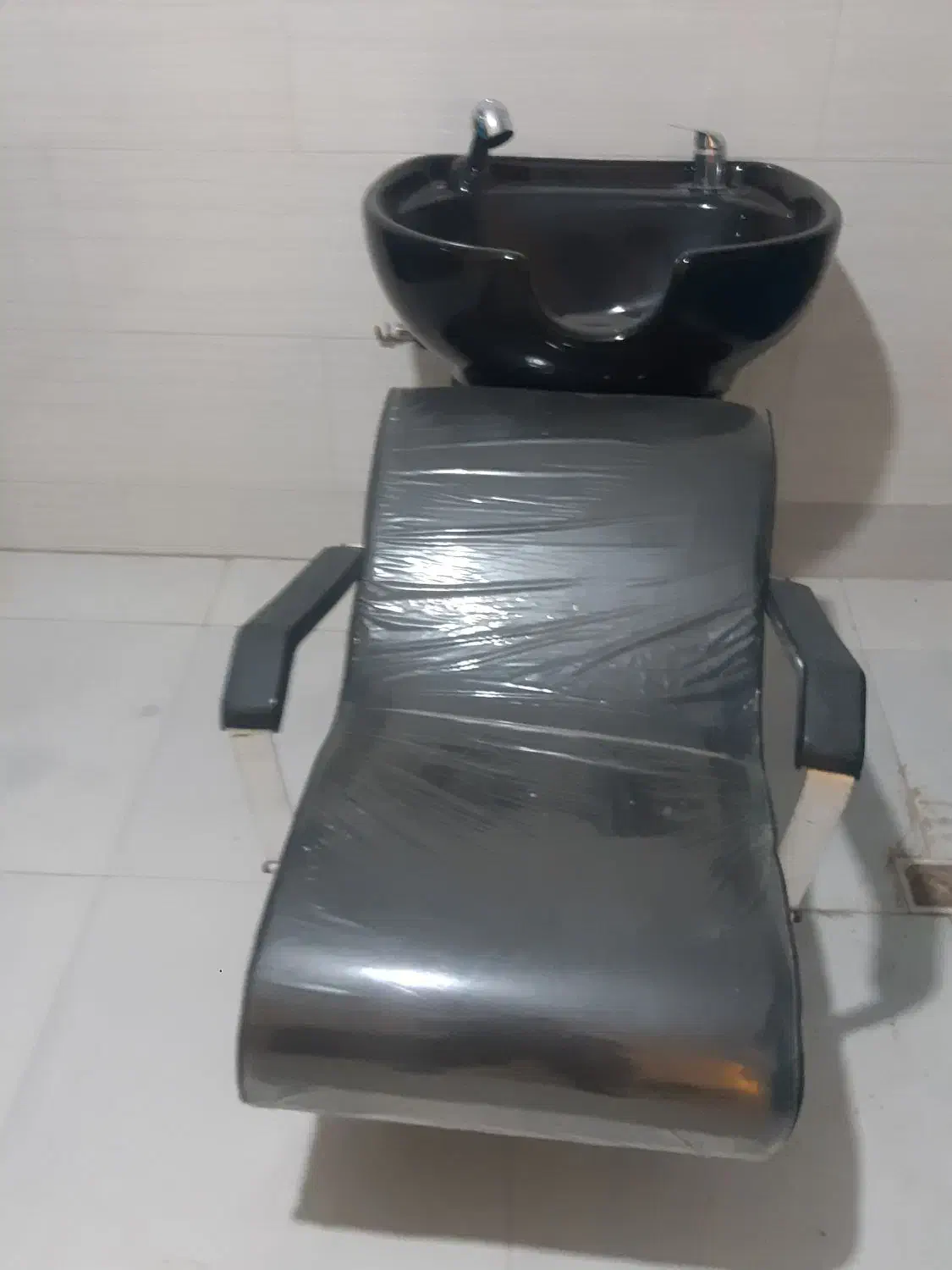 صندلی سر شور ارایشگاه|آرایشگاه و سالن‌های زیبایی|جهرم, |دیوار