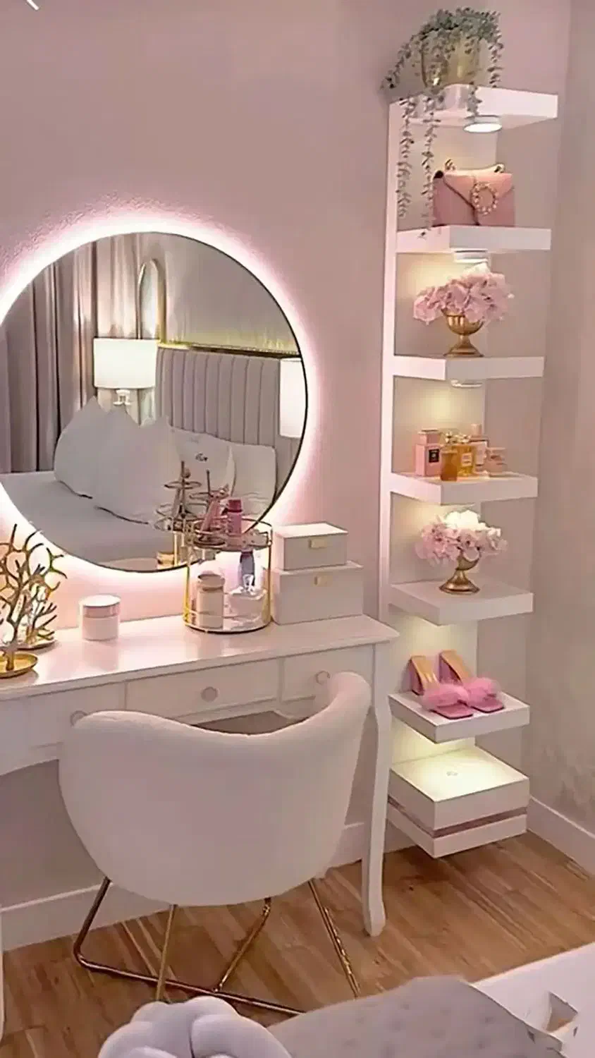 دکور کنار میز|کتابخانه، شلف، قفسههای دیواری|شیراز, فضلآباد|دیوار