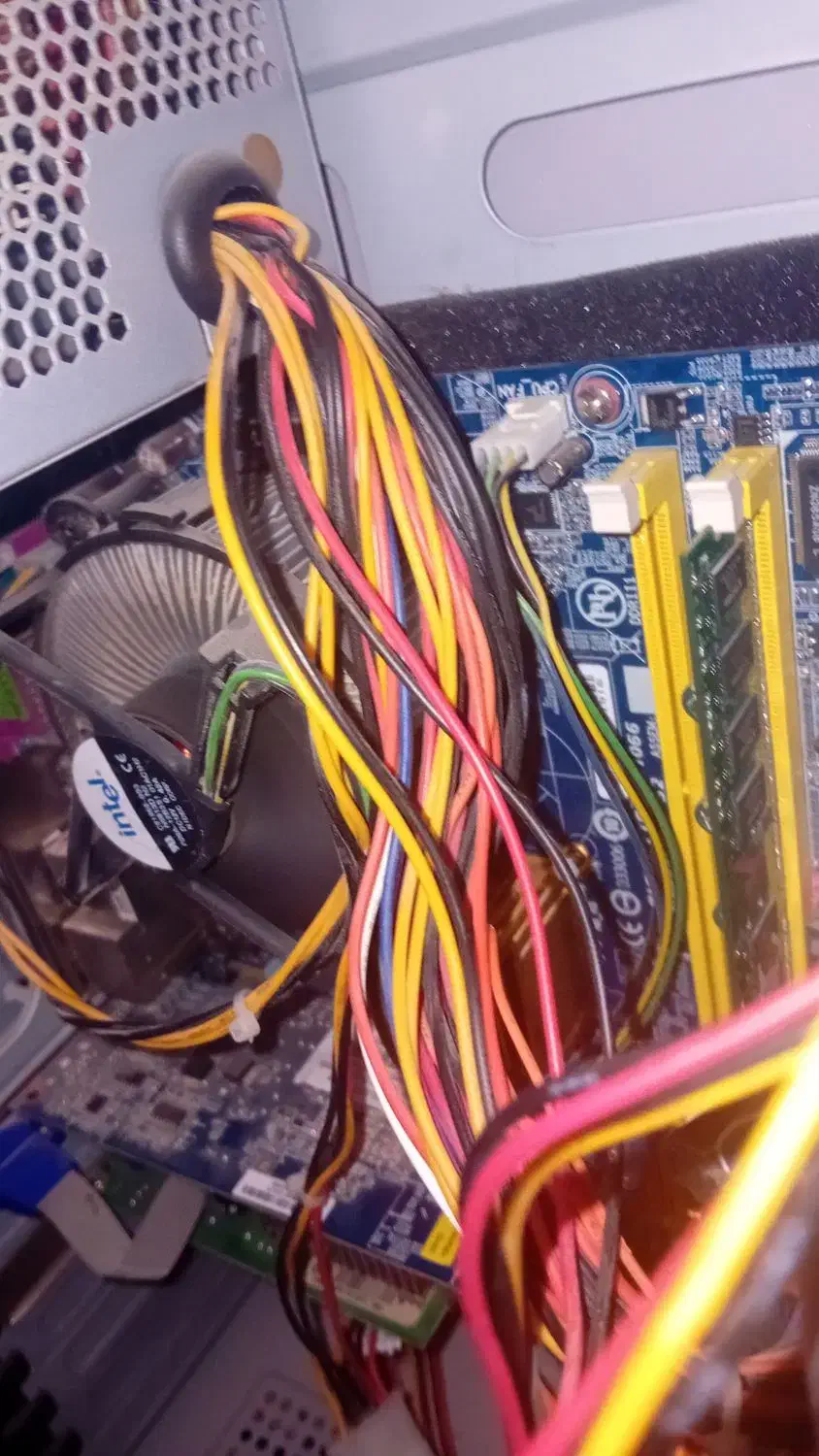 کامپیوتر درحد نو|رایانه رومیزی|تایباد, |دیوار