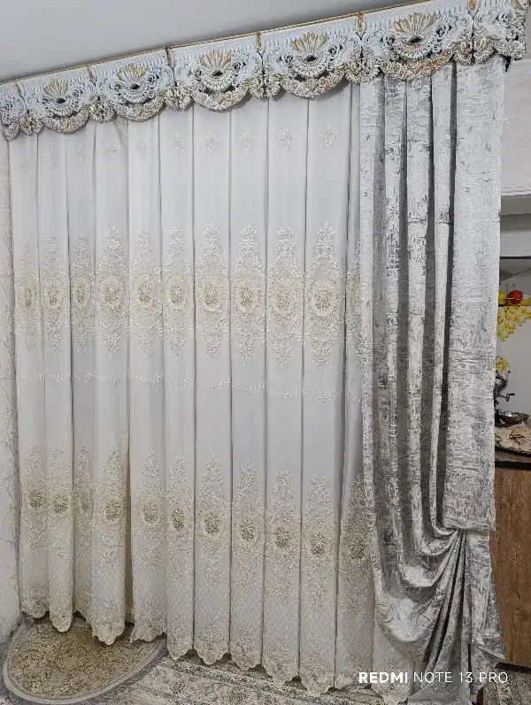 پرده پزیرایی|پرده، رانر، رومیزی|اقبالیه, |دیوار