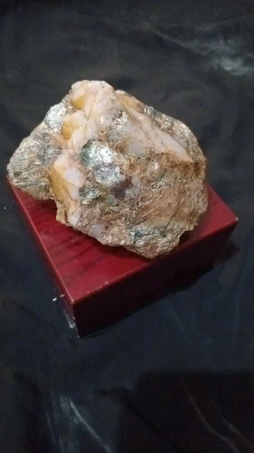 سنگ طلا(عقیق کوارتز با رگه های طلا)|کلکسیون اشیاء عتیقه|پیشوا, |دیوار