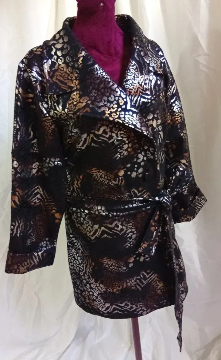 لباس زمستانه|لباس|سلماس, |دیوار