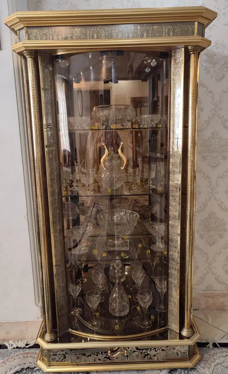 ویترین آبکاری طلا و یک جفت شمعدان|بوفه، ویترین، کنسول|تهران, کوثر|دیوار