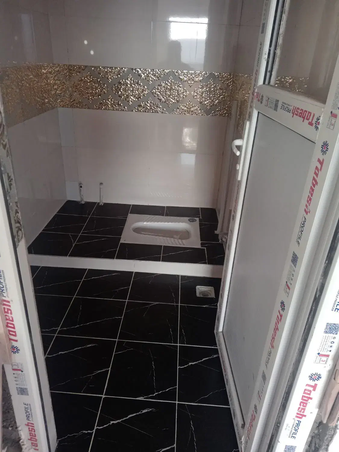 کاشی و سرامیک کاری|خدمات پیشه و مهارت|خوی, |دیوار