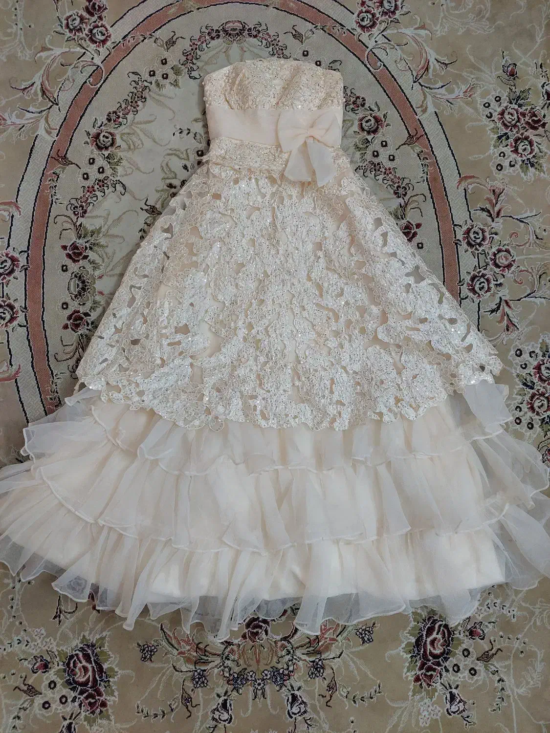 لباس مجلسی|لباس|مشکین‌دشت, |دیوار