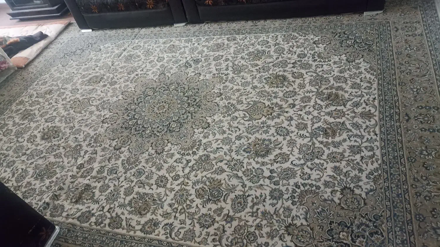 دو تخته فرش|فرش|شاهین‌شهر, فردوسی|دیوار