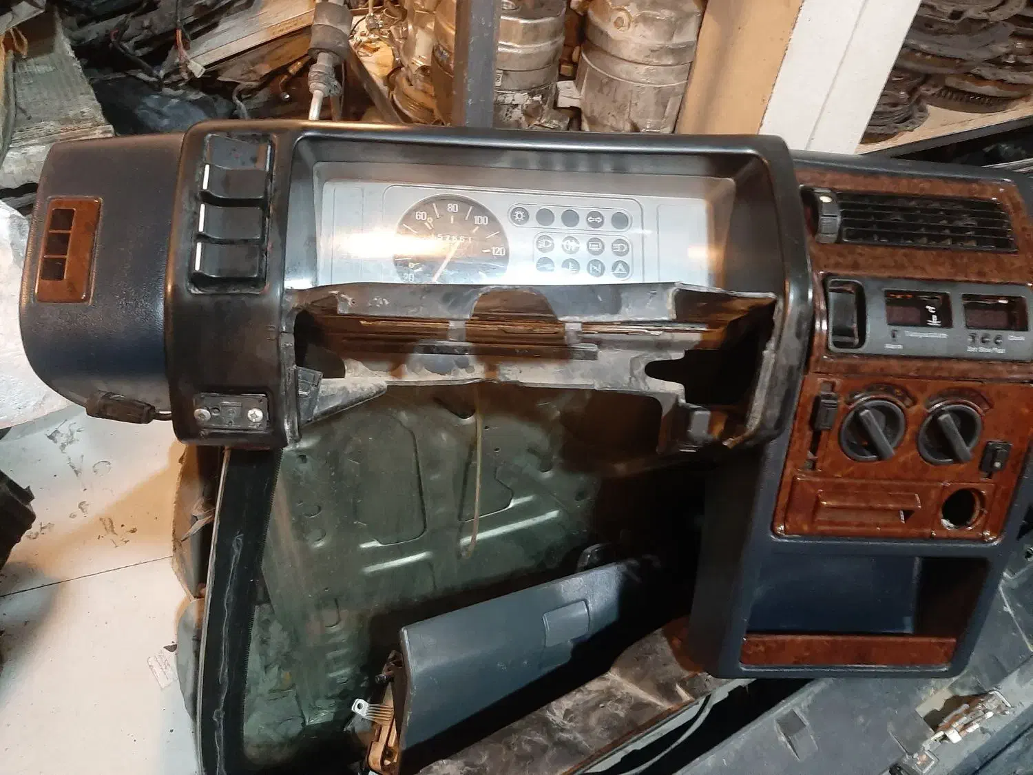 داشبرد پیکی|قطعات یدکی و لوازم جانبی|اصفهان, لاله|دیوار