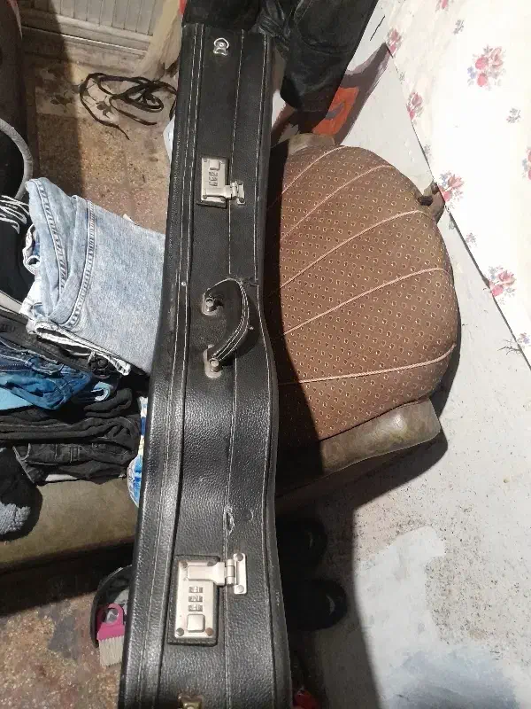 کیس ساز گیتار|گیتار، بیس، امپلیفایر|رودسر, |دیوار