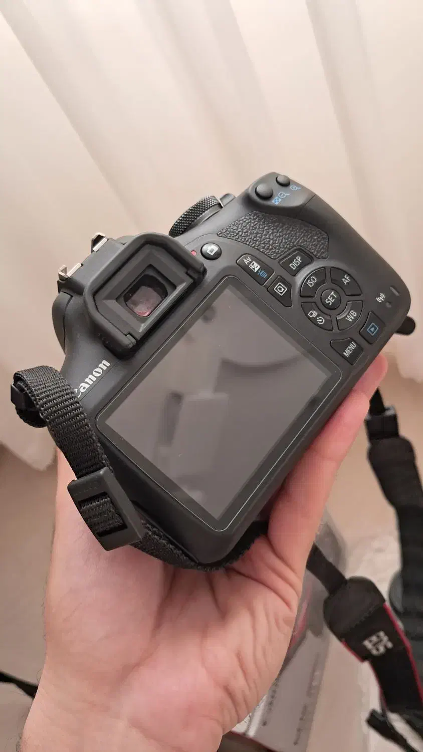 دوربین کنون Canon 2000d در حد آکبند|دوربین عکاسی و فیلمبرداری|مشهد, آزادشهر|دیوار