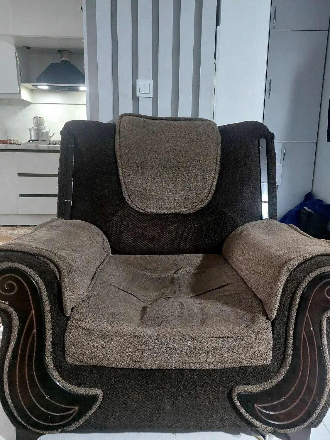 مبل|مبلمان خانگی و میز عسلی|آشخانه, |دیوار