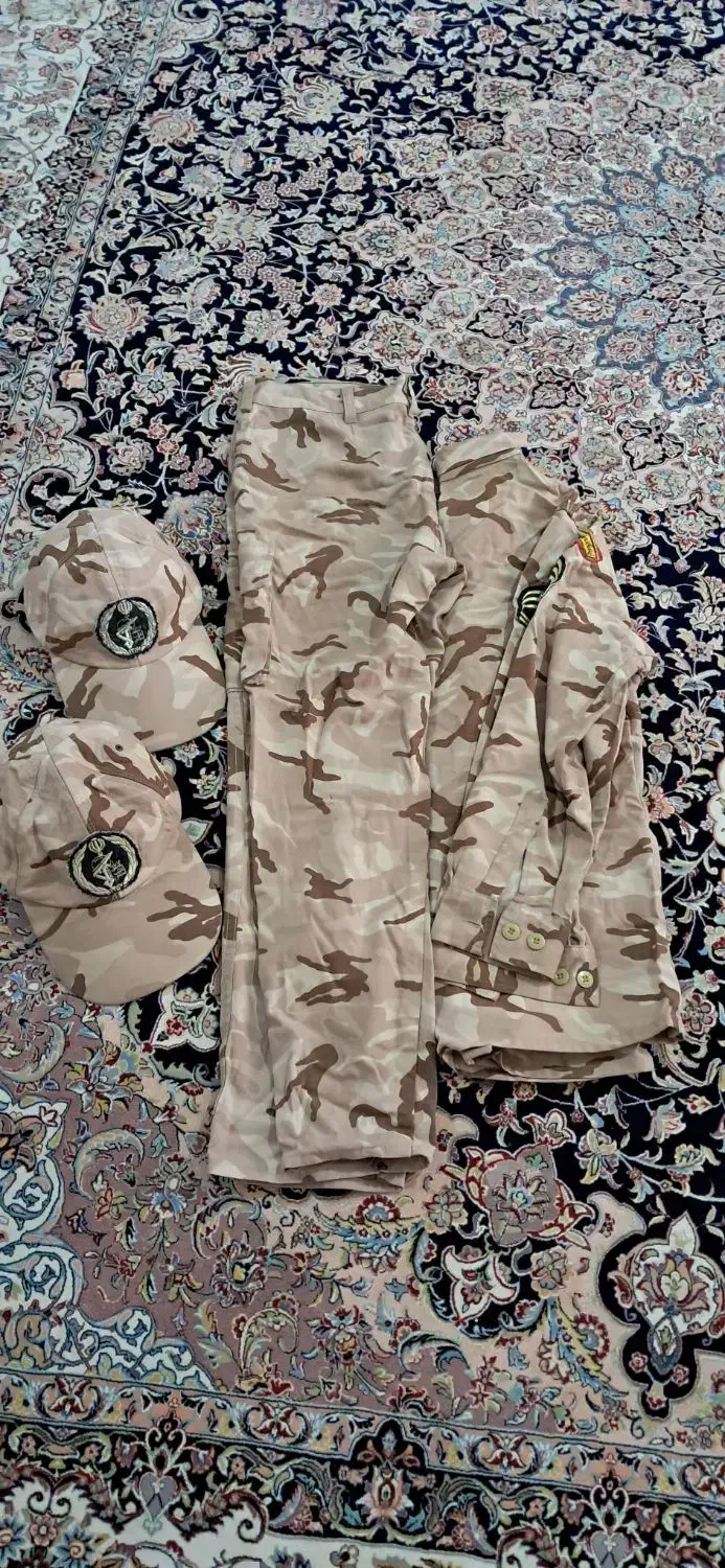 لباس سربازی نو نو داخل پلاستیک|لباس|اراک, |دیوار