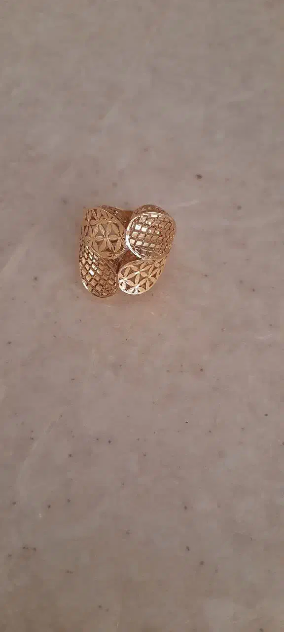 انگشتر طلا نما دار و شیک 4 گرم|جواهرات|همدان, |دیوار