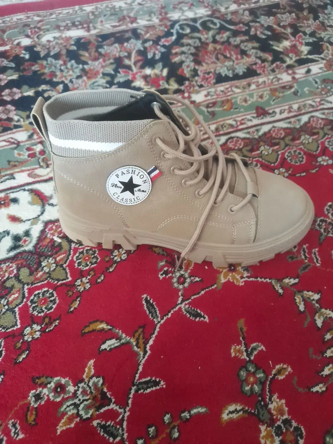 نیم پوت|کیف، کفش، کمربند|میبد, |دیوار