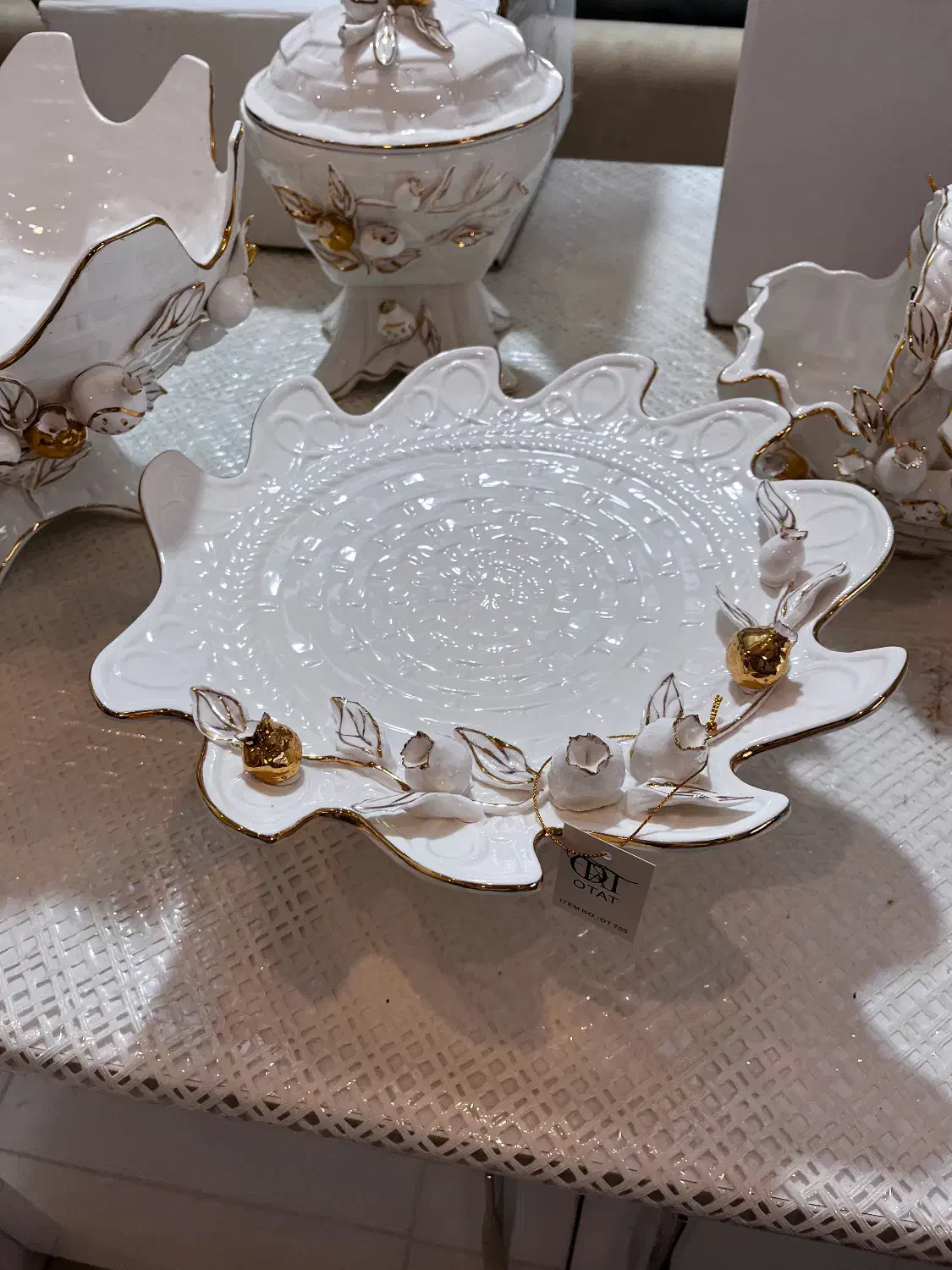 سرویس پذیرایی چینی ۴تیکه|ظروف سرو و پذیرایی|گرگان, |دیوار