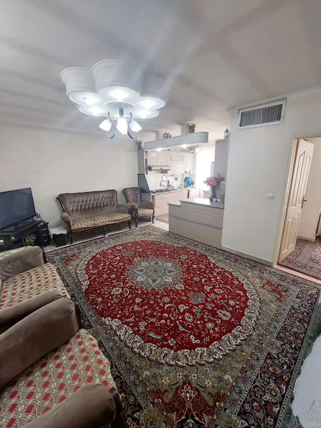 48متر * آسانسور * بالکن   طلا             دربندی|فروش آپارتمان|تهران, طیب|دیوار