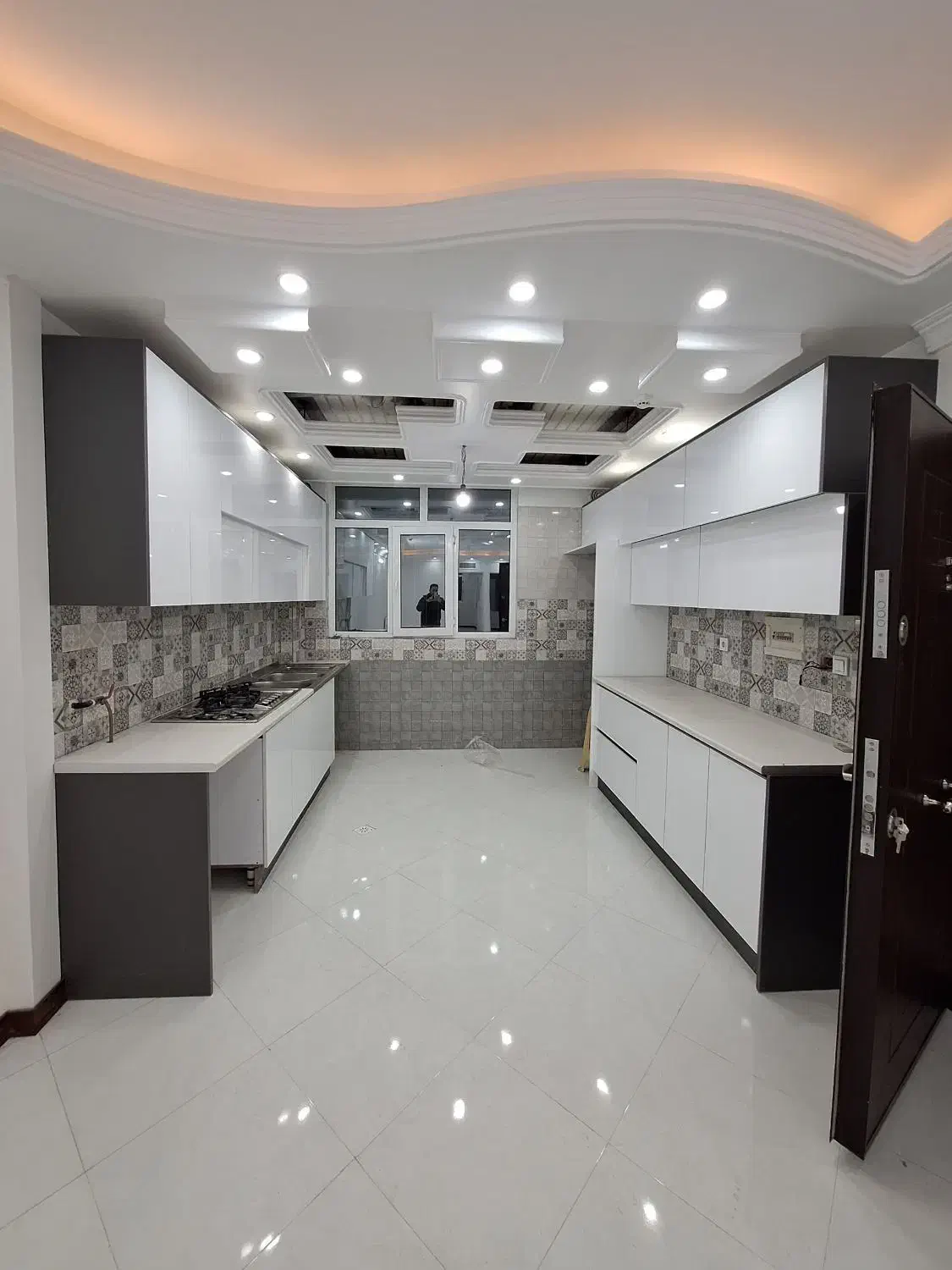 واحد اپارتمان ۷۳متری خ۲۳ با پارکینگ و اسانسور