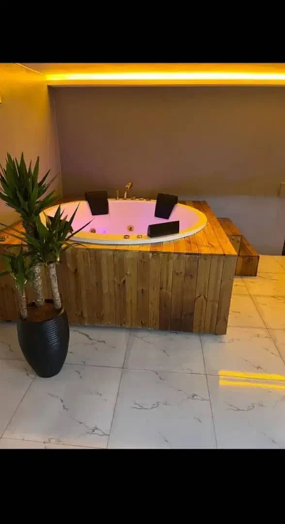 اجاره واحد لوکس جکوزی دارvip ساعتی روزانه ایرانمال|اجارهٔ کوتاهمدت آپارتمان و سوئیت|تهران, شهرک چیتگر|دیوار