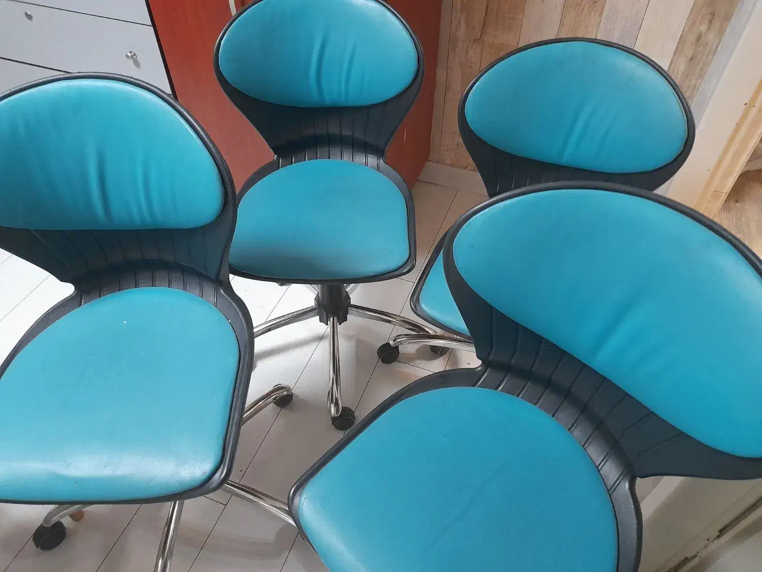 صندلی چرخ دار|صندلی و نیمکت|تهران, سهروردی|دیوار