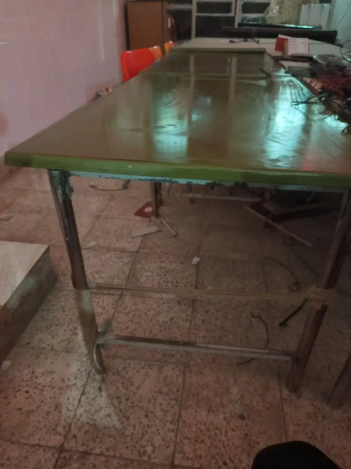 میز|میز و صندلی غذاخوری|تربت‌حیدریه, مسجد جامع|دیوار