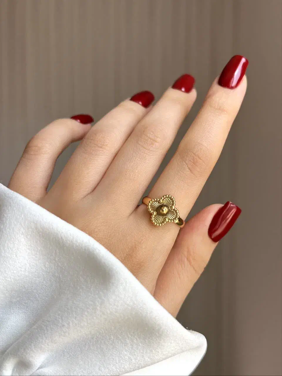 دستبند ونکلیف|بدلیجات|ری, علایین|دیوار