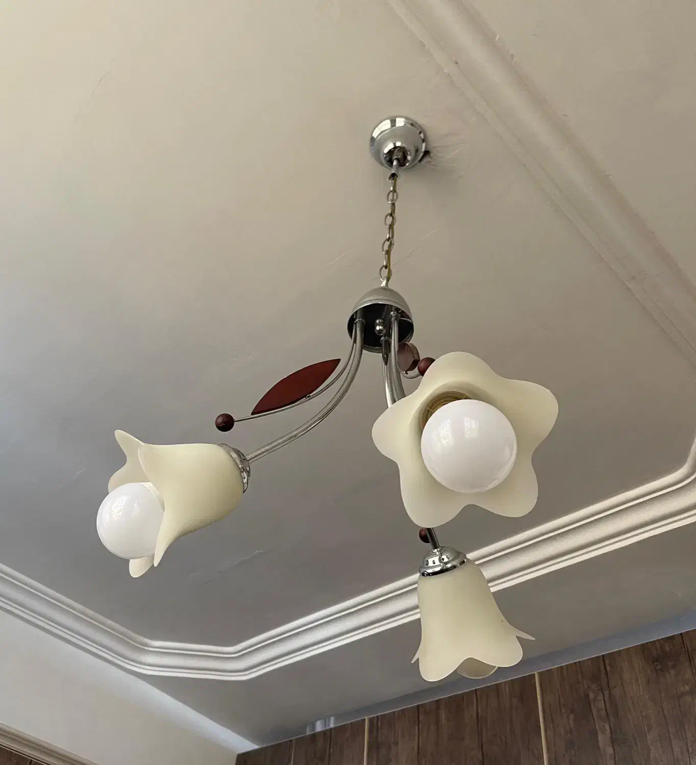 لوستر ۳ شاخه|لوستر و چراغ آویز|آستانه اشرفیه, |دیوار