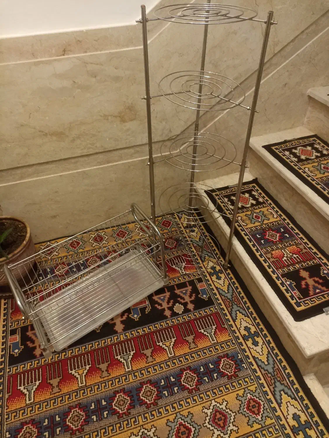 یک عدد جاقابلمه و جا استکان|آبچکان و نظمدهنده ظروف|سنندج, |دیوار