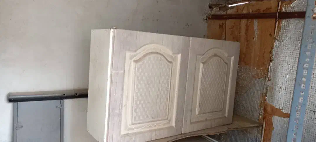 یک عدد کابینت و یک میز تحریر|جاکفشی، کمد، دراور|کرمان, |دیوار