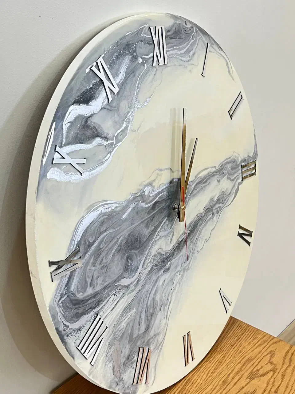 ساعت رزینی ۶۰ سانت با موتور تایوانی|ساعت دیواری و تزئینی|تهران, فلسطین (میدان انقلاب)|دیوار