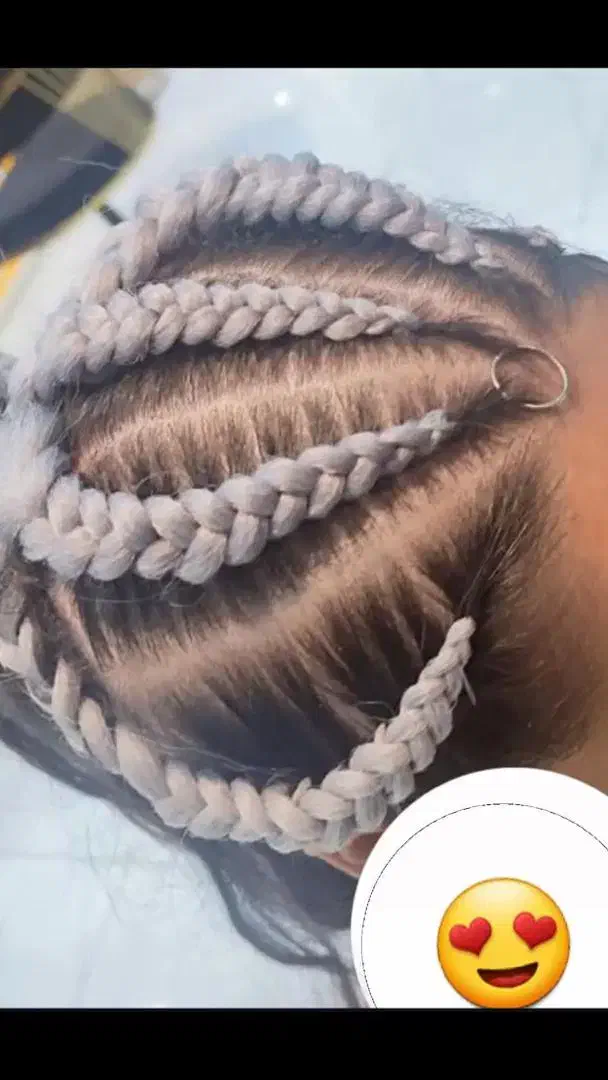 خدمات کاشت ناخن و بافت مو|خدمات آرایشگری و زیبایی|شیراز, سلطان آباد|دیوار